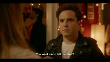 Angus' (Joshua McGuire) Chaqueta de cuero negro en Lovesick (S02E02)