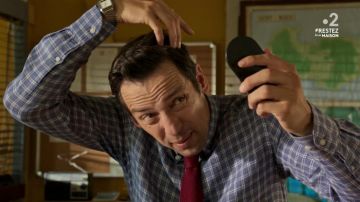 The plaid shirt of DI Neville Parker (Ralf Little) in Murder in paradise (S09E07)