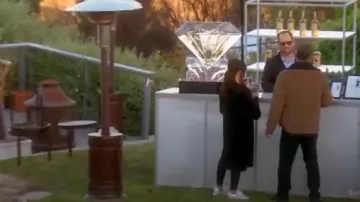 Zapatilla de plataforma con tachuelas usada b Kyle Richards en The Real Housewives of Beverly Hills Temporada 10 Episodio 4