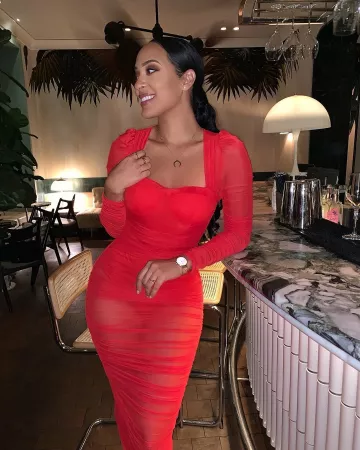 La robe Mou­lante en maille portée par Axelle Elle sur son compte Instagram @ax___elle