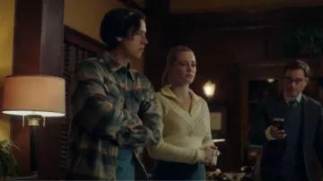 Cremallera recortada Cashmere Pullover usado por Betty Cooper (Lili Reinhart) en Riverdale Temporada 4 Episodio 19