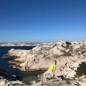 El par de zapatillas Nike M2k Techno que lleva Clotilde Chaumet en su cuenta de Instagram @chaumetclotilde 