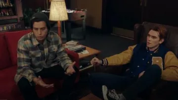 Chemise à carreaux Veste portée par Jughead Jones (Cole Sprouse) à Riverdale Saison 4 Épisode 19