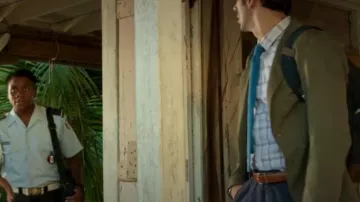 The tie turquoise DI Neville Parker (Ralf Little) in Murder in paradise (S09E07)