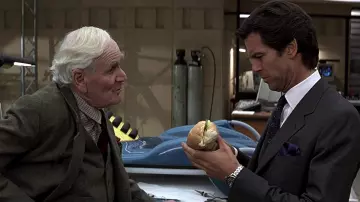 Omega Seamaster Watch worn by James Bond (Pierce Brosnan) in GoldenEye