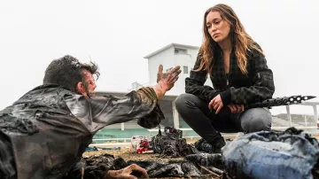 The bomber plaid A. L. C. worn by Alicia Clark (Alycia Debnam-Carey) in Fear the Walking Dead S04E07