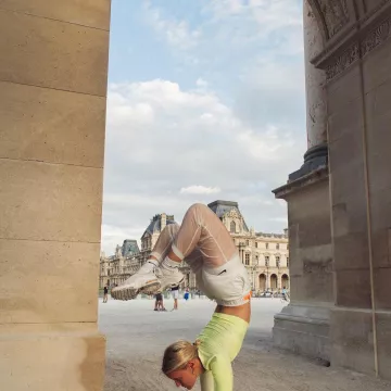 Trote transparente de Nike usado por Clotilde chaumet en la cuenta de Instagram de @chaumetclotilde 