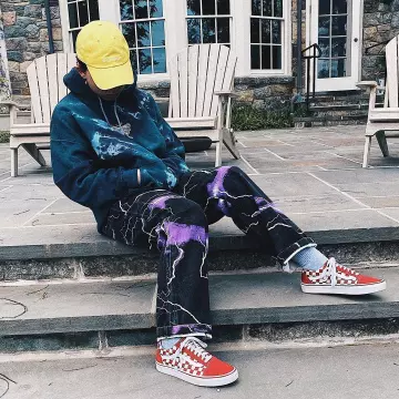 Le pantalon Jaded London à éclairs porté par Jacob Sartorius  sur son compte Instagram @jacobsartorius 