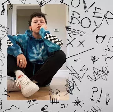Le sweatshirt bleu tie and dye porté par Jacob Sartorius sur son compte Instagram @jacobsartorius 
