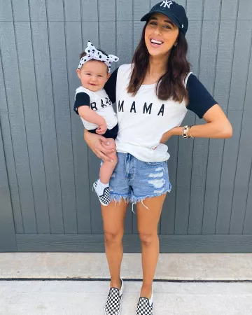 Asher Slip On Sneakers de Dede Raad en la cuenta de Instagram @dressupbuttercup