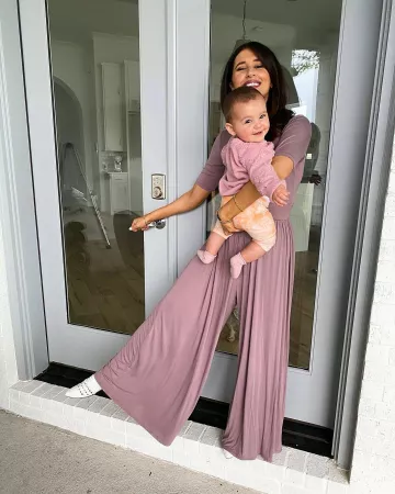 Sam Edelman Natalya Mule de Dede Raad en la cuenta de Instagram @dressupbuttercup