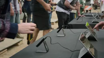 Microsoft Surface Pro as seen in Silicon Valley (S06E06)