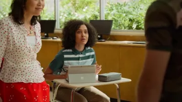 Microsoft Surface Pro used by Fabiola (Lee Rodriguez) in Never Have I Ever (S01E03)