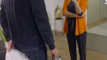 El pantalón a rayas de Johanna Marci (Dounia Coesens) en Plus belle la vie S14E3480