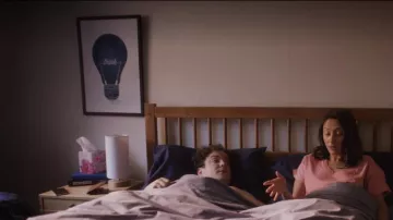 El marco de la bombilla 'Think' de la serie Lovesick