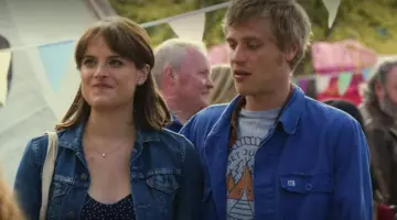 Chaqueta vaquera azul Levi's de Abigail (Hannah Britland) en Lovesick (S03E01)