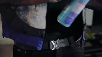 Louis Vuitton Initiales Ceinture porté par Moneybagg Yo en Moi Vs Moi (official Music Video)