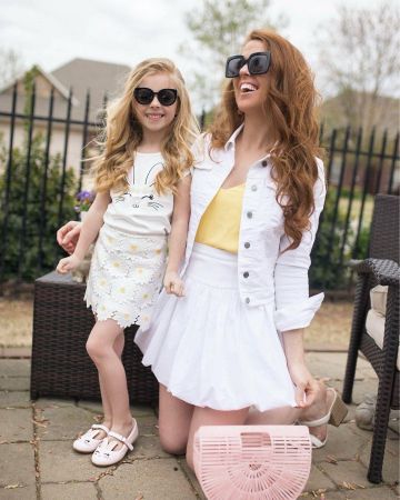 Lpa Falda Blanca de Tara Gibson en la cuenta de Instagram @themrsgibby