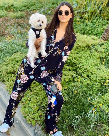Ray-ban Round Sun­glass­es worn by Victoria Justice Instagram May 7, 2020
