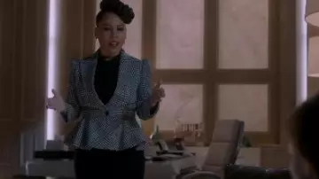 Plaid Pe­plum Jack­et worn by Tegan Price (Amirah Vann) in How to Get Away with Murder Season 6 Episode 14