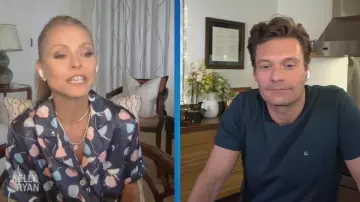 Morgan lane Violet Ruthie Haut porté par Kelly Ripa sur le LIVE avec Kelly et Ryan 7 Mai 2020