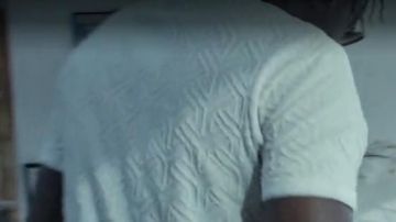 The t-shirt pattern relief Project X Paris in the series Endorsed (Season 1 Episode 2)
