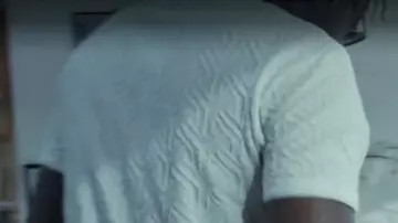 The t-shirt pattern relief Project X Paris in the series Endorsed (Season 1 Episode 2)