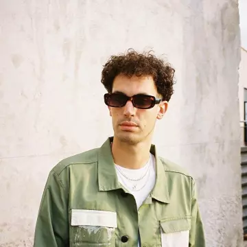 Les lunettes de soleil portées par Jeanjass sur le compte Instagram @highfinesherbes