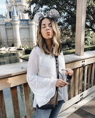 Mon Tre­sor Buck­et Bag of Ashley Robertson on the Instagram account @ashleyrobertson