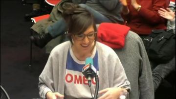 The vest grey cashmere Nora Hamzawi in the video YouYube Lambert Wilson, you will always be Felix Marshal - The Funny Mood Of Nora Hamzawi