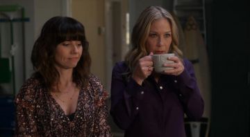 Quinn Set Rings worn by Jen Harding (Christina Applegate) in Dead to Me Season 2 Episode 5