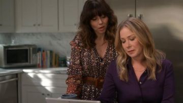 Purple Blouse worn by Jen Harding (Christina Applegate) in Dead to Me Season 2 Episode 5