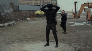 Le pantalon treillis de Billy Russo (Ben Barnes) dans Marvel's The Punisher (S01E08)