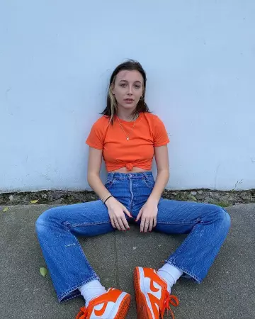 Nike Dunk Low Retro sneakers worn by Emma Chamberlain on her Instagram account @_emmachamberlain