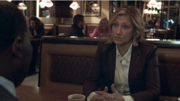 Bur­gundy Leather Blaz­er worn by Abigail 'Tommy' Thomas (Edie Falco) in Tommy Season 1 Episode 12