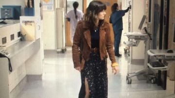 Reformation Zoe Side Slit Midi Skirt worn by Judy Hale (Linda Cardellini) as seen in Dead to Me (Season 2 Episode 8)