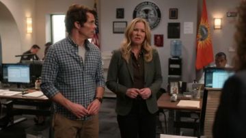 Black Blouse worn by Jen Harding (Christina Applegate) in Dead to Me Season 2 Episode 6