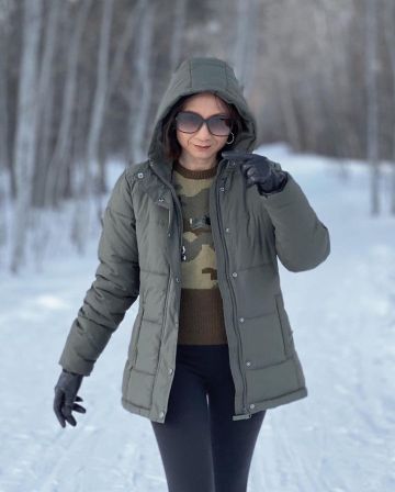 Camo Impression Chandail de Emmy sur l'Instagram account @emmyinstyle