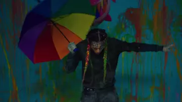 Paraguas Rainbow utilizado por 6ix9ine en su GOOBA (Video Musical Oficial)