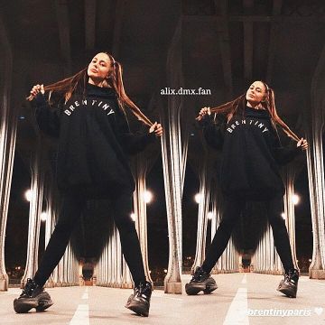 The legging black worn by Alix Desmoineaux on the account Instagram of @alix.dmx.fan 