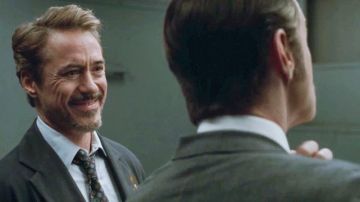Quintessence de l'Habillement et de Design de Cravate portée par Tony Stark / Iron Man (Robert Downey Jr) dans Avengers: Endgame