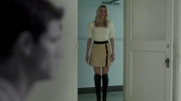 Jaune Jupe en Tweed porté par Ingrid Kannerman (Allegra Rose Edwards) en Téléchargement Saison 1 Épisode 10