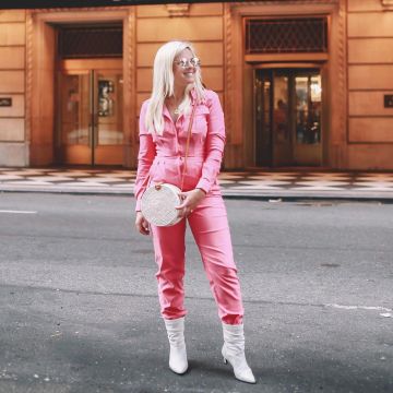 Alicia Button Up Jumpsuit de Morgan en la cuenta de Instagram @fashionfriesx