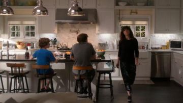 Steve Madden Black Sneakers worn by Judy Hale (Linda Cardellini) in Dead to Me Season 2 Episode 10