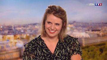 The floral dress Garance Pardigon in The Log 20 hours of TF1