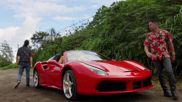 Ferrari 488 Spider driven by Thomas Magnum (Jay Hernandez) in Magnum P.I. (S01E08)