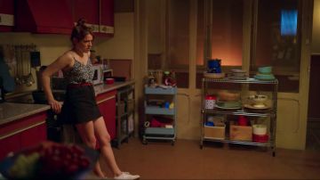 La ceinture rouge de Valeria (Diana Gómez) dans Valeria (S01E03)