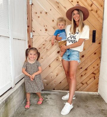 Jax Bracelet de Ashley Tarkington Jackel en la cuenta de Instagram @ashnfashn