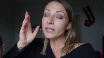 The panel exit of Roxane Roxane in the video 3 YEARS LATER ... THE OLYMPIC GAMES YOUTUBE FAMILY #2