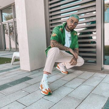 El par de New Balance 327 Casablanca Orange de Thibault García en su cuenta de Instagram @thibaultgarcia